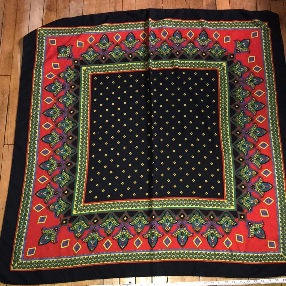 Black‎ & Red Paisley Border Square Scarf